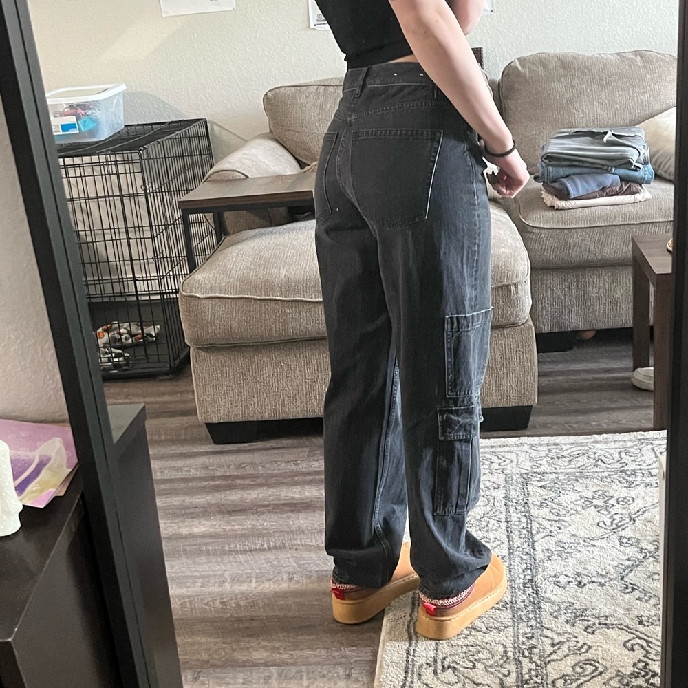 American Eagle Cargos - Picture 2 of 3